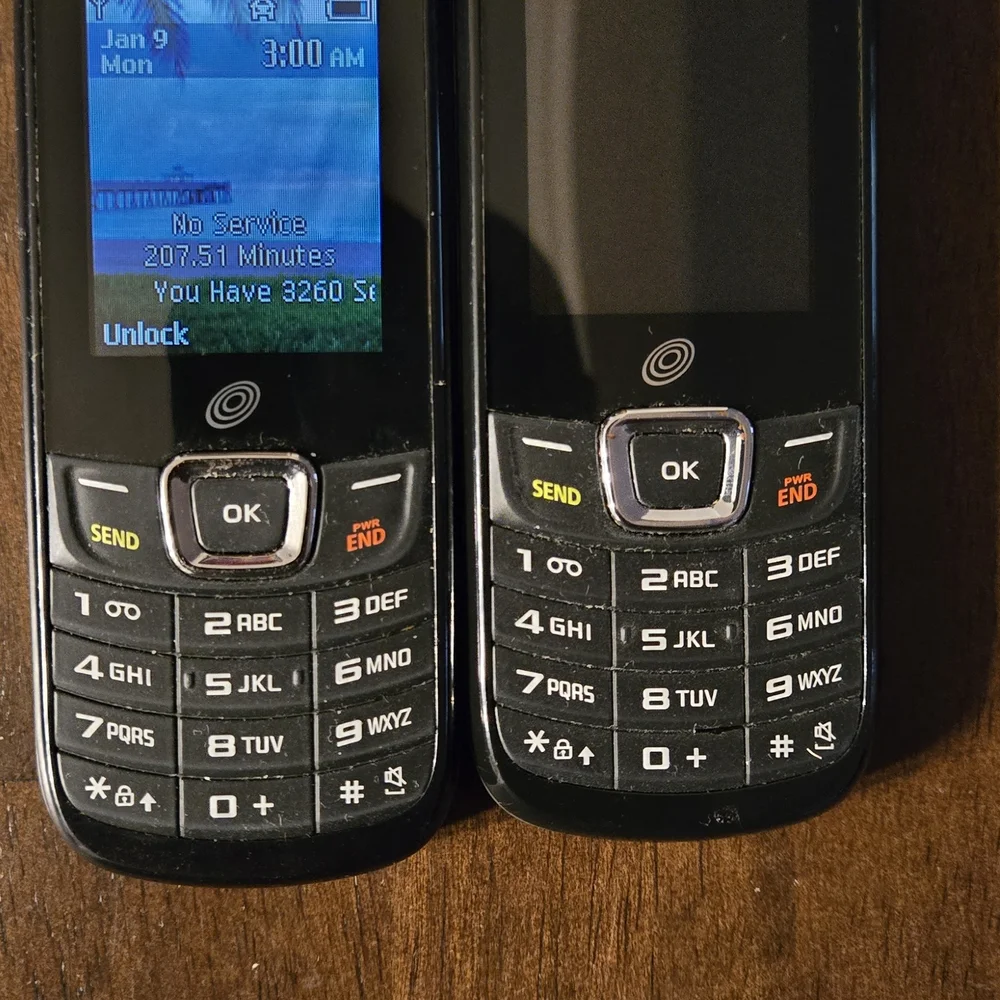 Black Trac Phones with Keypad ALL WORK In Good Condition Total 4